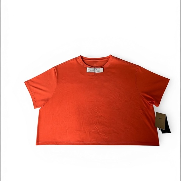 Nike Tops - Nike Dri-Fit Crop Top Womens